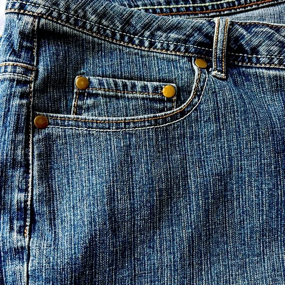 Monroe & Main Blue Jean Shorts Classic Denim Style ** - Picture 4 of 7
